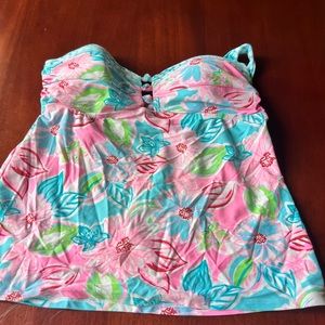 Bella Fiore Bathing Suit Top. Beautiful colors. Never worn. Size L